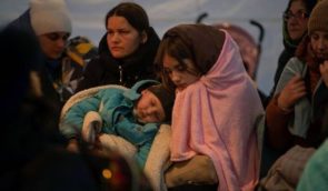Українських біженців у Швейцарії стали рідше розміщувати у сімʼях