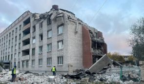 Среди ночи россияне обстреляли Славянск, попав в общежитие