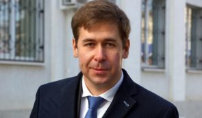 У Росії адвоката Іллю Новікова звинуватили в “державній зраді”