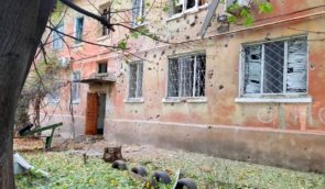 Росіяни скинули на Берислав снаряди з безпілотників: є постраждалі