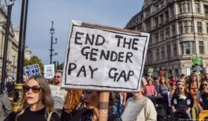 У ЄС гендерний розрив в оплаті праці становить 13% – Єврокомісія