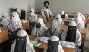 Школярки в Афганістані закінчують навчання у шостому класі: таліби заборонили жінкам вчитися довше