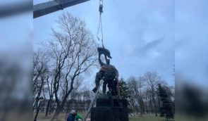 У столиці демонтували пам’ятник учасникам антиукраїнського “січневого повстання”