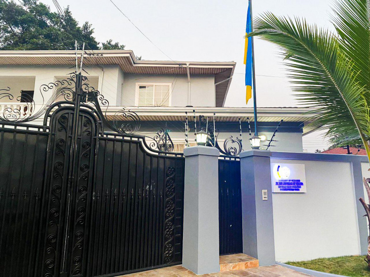 У Гані запрацювало українське посольство