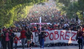“Вихід зі злиднів”: з Мексики до США вирушила багатотисячна колона мігрантів