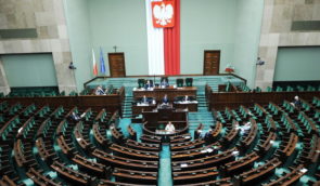 Дві міністерки польського уряду під час присяги використали фемінітиви: Конституційний суд сумнівається в легітимності цього уряду