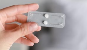 У Польщі узгодили законопроєкти про часткову легалізацію абортів та спрощений доступ до контрацепції