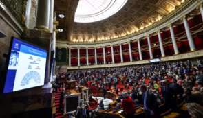 Депутати нижньої палати парламенту Франції підтримали закріплення права на аборт у конституції