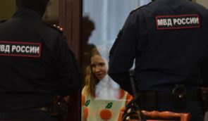 Вбивство Владлена Татарського: обвинувачена отримала найбільший у Росії строк, що призначали жінкам