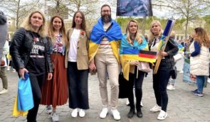 У Німеччині проросійські діячі переслідують українських активістів за критику пропутінської співачки Анни Нетребко