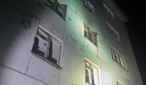 Вночі окупанти вдарили з артилерії по Нікопольщині: пошкоджено аптеки та магазин