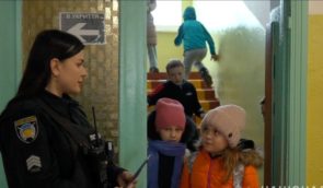 “Діти стали дисциплінованіші”: у волинській школі за два кілометри від Білорусі почала роботу поліціянтка