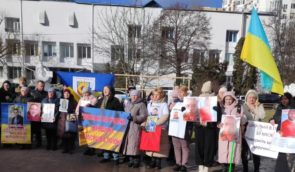 “Понад 710 днів у російському полоні”: у Вишгороді відбулася акція на підтримку цивільних заручників з Київщини