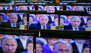 Росіяни масово підʼєднують окуповані території до супутникового телебачення “Русский мир”