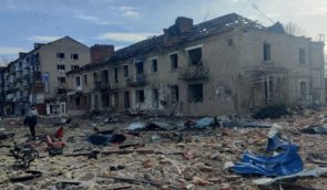 Росіяни скинули керовану авіабомбу на будинок у Вовчанську: є поранений