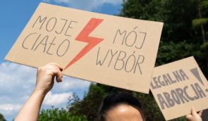 Більшість поляків виступають за дозвіл на аборт у випадку загрози життю і здоров’ю жінки та вад плода