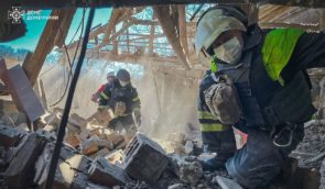 На Львівщині з-під завалів будинку, який зруйнували війська РФ, дістали тіло ще одного загиблого