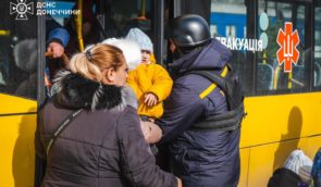 З прифронтових районів Донеччини евакуювали ще близько сотні людей