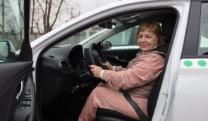 Активістка з інвалідністю на Одещині отримала посвідчення водійки вантажівки