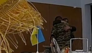 КЖЕ розкритикувала медіа, що не приховали обличчя військових на злитому Шарієм відео із начальником ТЦК