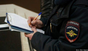 В Крыму россияне составили уже 699 админпротоколов о “дискредитации” оккупационной армии