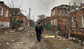 Росіяни вдарили КАБами по Вовчанську на Харківщині: є поранений