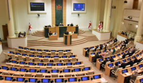 Парламент Грузії в першому читанні ухвалив закон про “іноагентів”