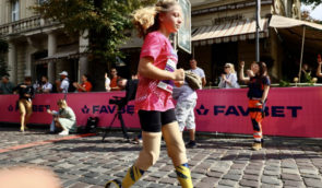 У Бостонському марафоні візьме участь 12-річна Яна Степаненко, яка втратила обидві ноги під час обстрілу Краматорська