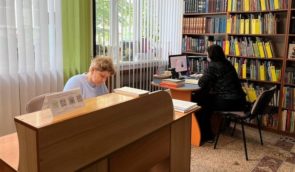 Омбудсман закликав Тернопільську ОВА вжити заходів щодо конфлікту бібліотеки з родиною переселенців з Харкова