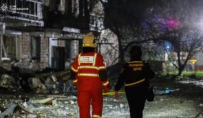 Росіяни вночі обстріляли гуртожиток на Полтавщині: один загиблий та 12 поранених