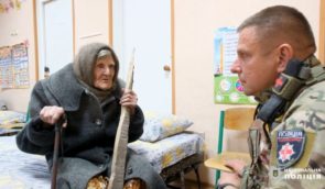 98-річній Лідії Степанівні з Очеретиного, яка самотужки вийшла з російської окупації, куплять будинок