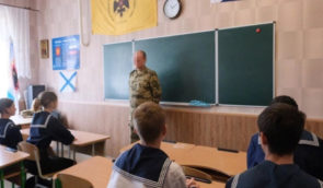 На окупованих територіях російські військові систематично проводять лекції для українських дітей