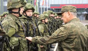 СБУ оголосила підозру трьом особам, які нав’язують кримчанам контракти з російською армією