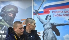 В окупованому Криму жителя Керчі змусили публічно вибачитися за “дискредитацію” армії РФ