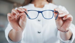 Внутрішньо переміщені українці можуть безоплатно отримати окуляри для зору