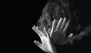 “Не зупиняє ні вік, ні стать”: в Україні задокументували 292 випадки сексуального насильства з боку окупантів