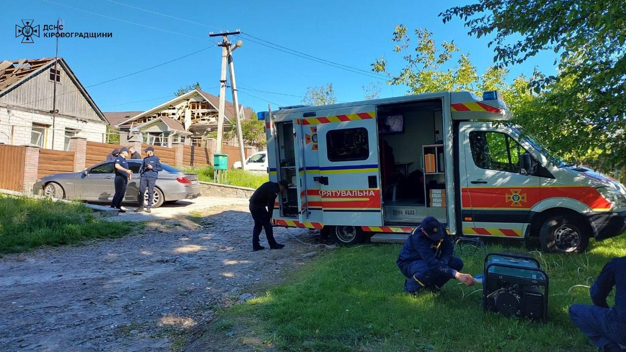 Чудесное спасение девушки на Гаити - она провела под обломками 15 дней