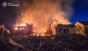 Вночі росіяни обстріляли Харків, поціливши у приватні будинки: постраждали літня жінка і дитина