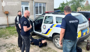 На Рівненщині викрили поліціянта, який за хабарі відкривав на військовозобов’язаних фейкові справи