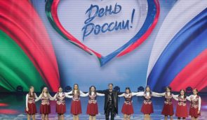 Дівчат з окупованого Луганська вивезли у Білорусь для спільного концерту з проросійськими співаками
