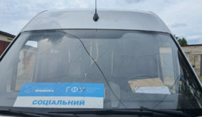 Російські військові обстріляли автобус гуманітарної місії “Проліска” на Сумщині, троє пасажирів поранено, водій отримав контузію