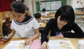 У Південній Кореї дівчат збираються віддавати до школи на рік раніше, щоб підвищити народжуваність