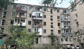 Russian airstrike hits residential area in Mykolaiv, killing three civilians, including child