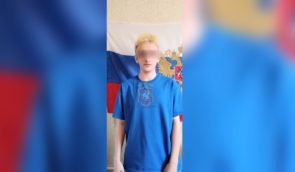 У Севастополі окупанти затримали й змусили перепрошувати 19-річного юнака за “дискредитацію армії РФ”