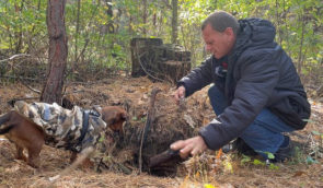 Волонтер із Сумщини просить знайти й покарати вбивцю його собаки 