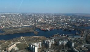 Росіяни вранці атакували Херсон: двоє постраждалих