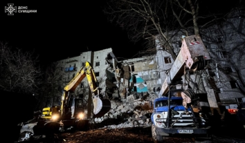 Російські дрони влучили в гуртожиток у Глухові, загинуло вісім людей, серед яких дитина