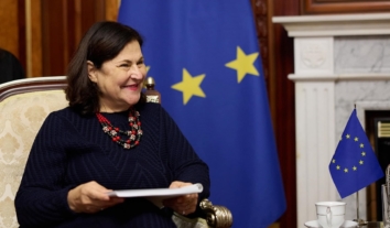 ЄС працює з Угорщиною, щоб відкрити всі кластери переговорів щодо вступу України – Катаріна Матернова