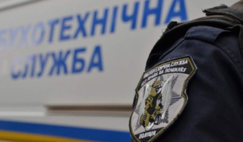 Після нічної атаки у Києві знаходять вибухівку, яку могли розкидати російські дрони: є потерпіла