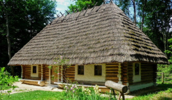 У Львові відвідувачка Шевченківського гаю заявила, що співробітник музею до неї домагався